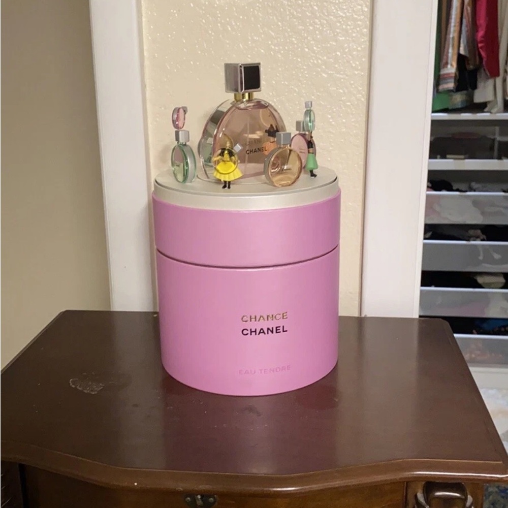 Chanel music box